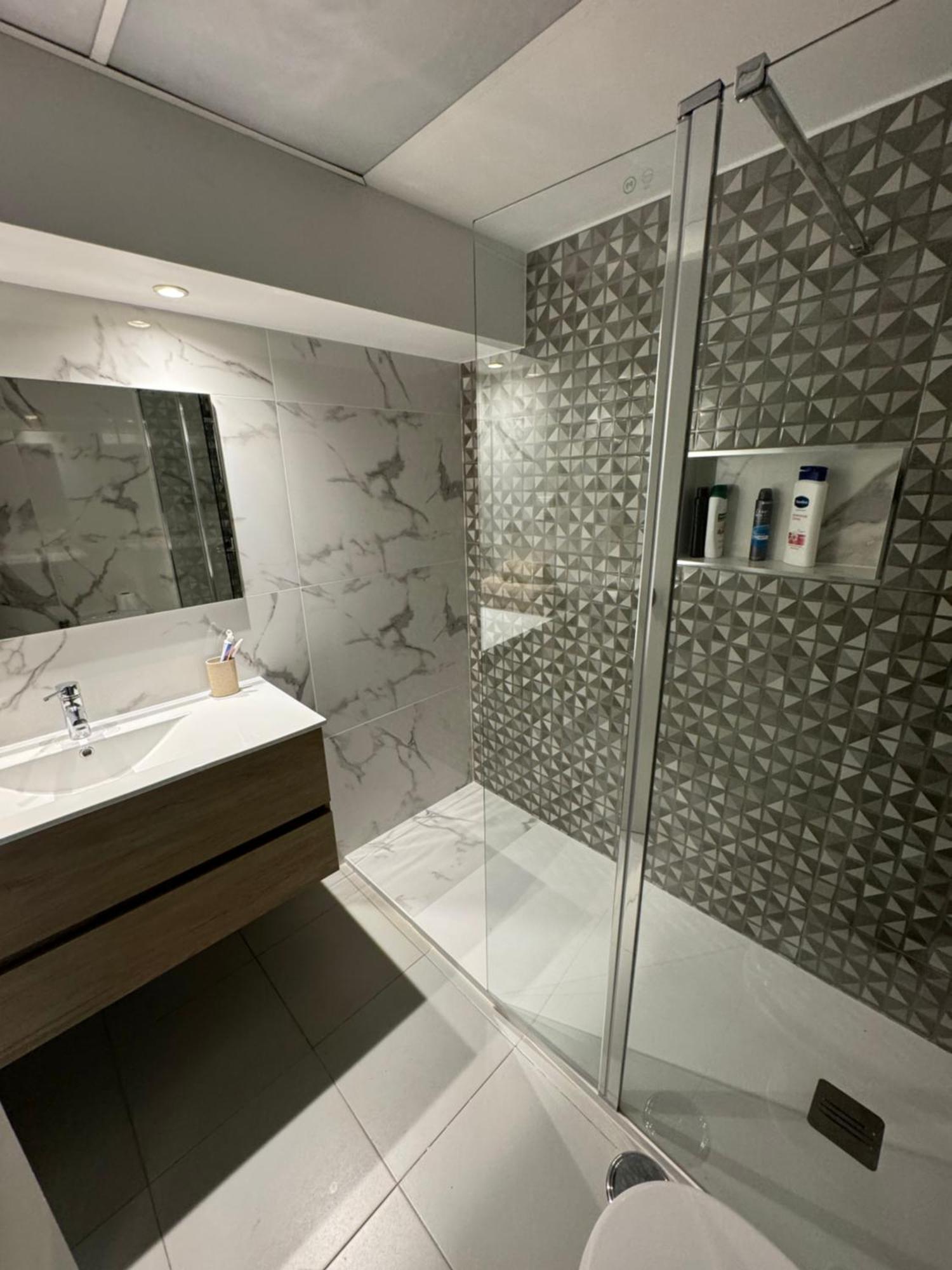 Newly Refurbished 2 Bed Appt 빌라모라 외부 사진
