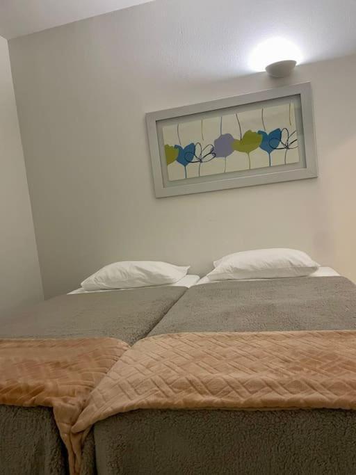 Newly Refurbished 2 Bed Appt 빌라모라 외부 사진